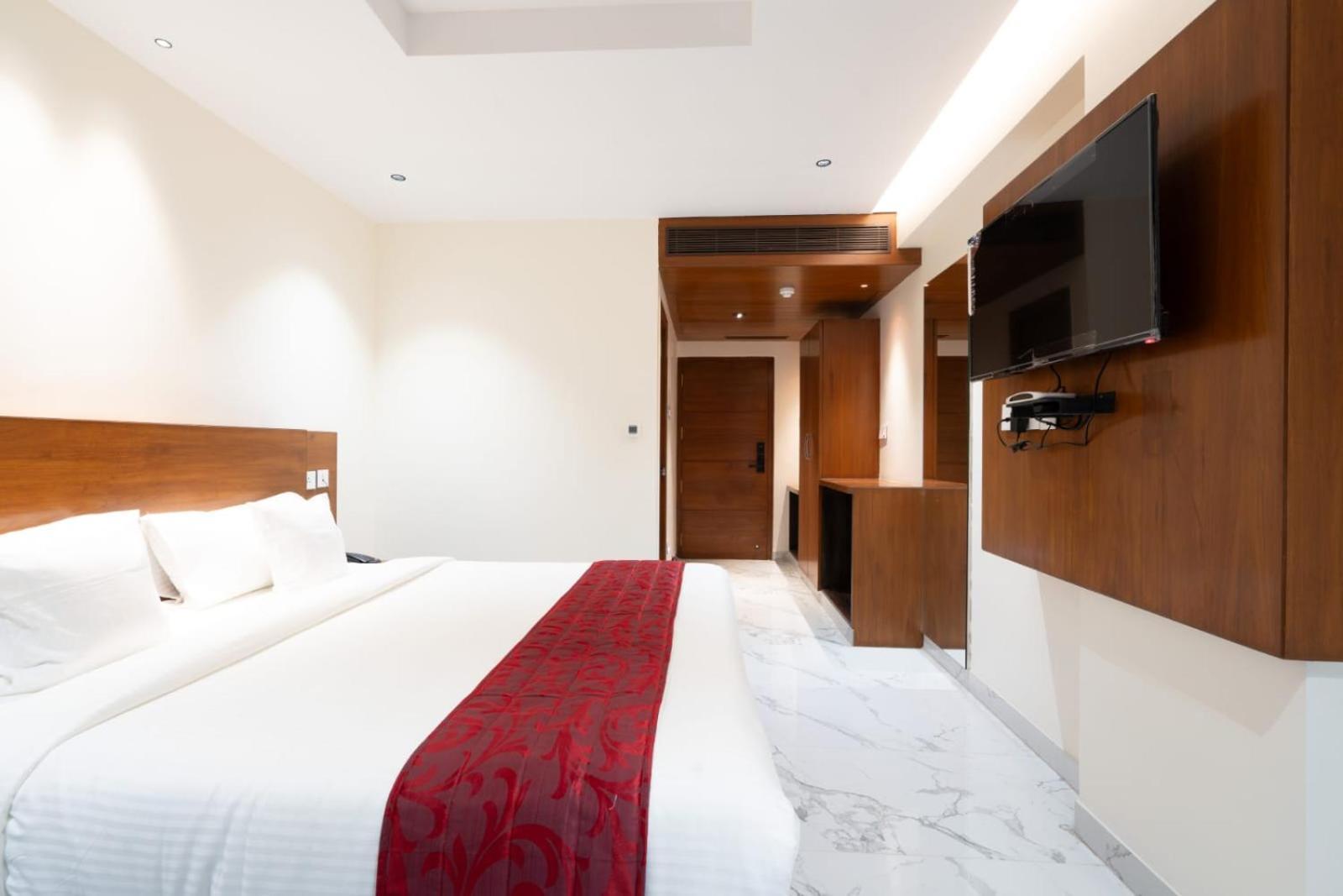 Hotel Vilvah Kojambuttúr Kültér fotó